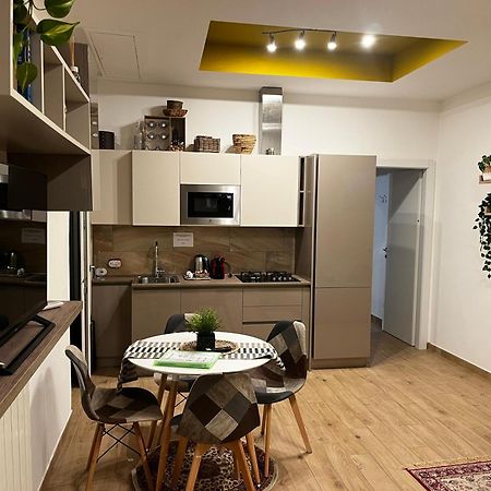 Nel Quartiere Bayres Suite Completamente Rinnovata Milan Exterior photo